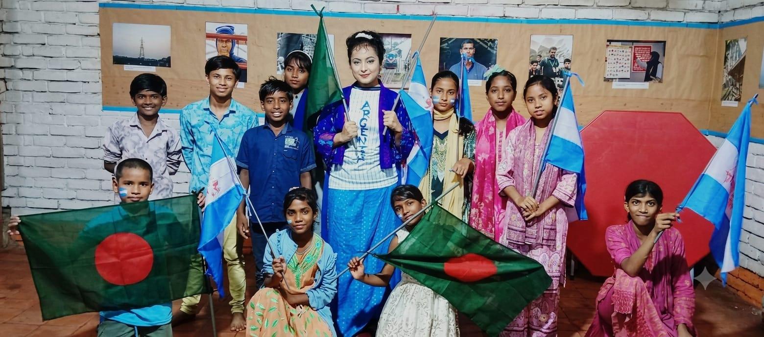 বিশ্বকাপ  উপলক্ষে ফারাহ দীবার উদ্যোগে টি-শার্ট ডিজাইন কর্মশালা ও ফ্ল্যাগ ডান্স